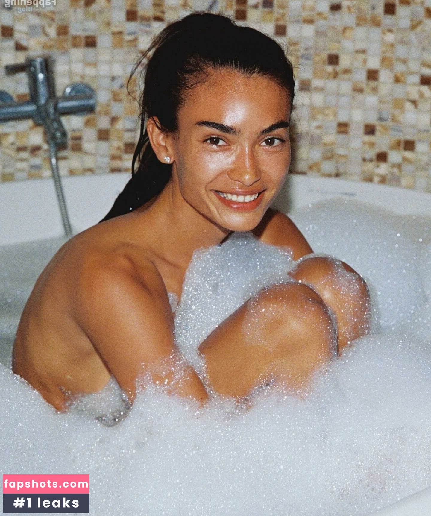 Kelly Gale gallery photo #7