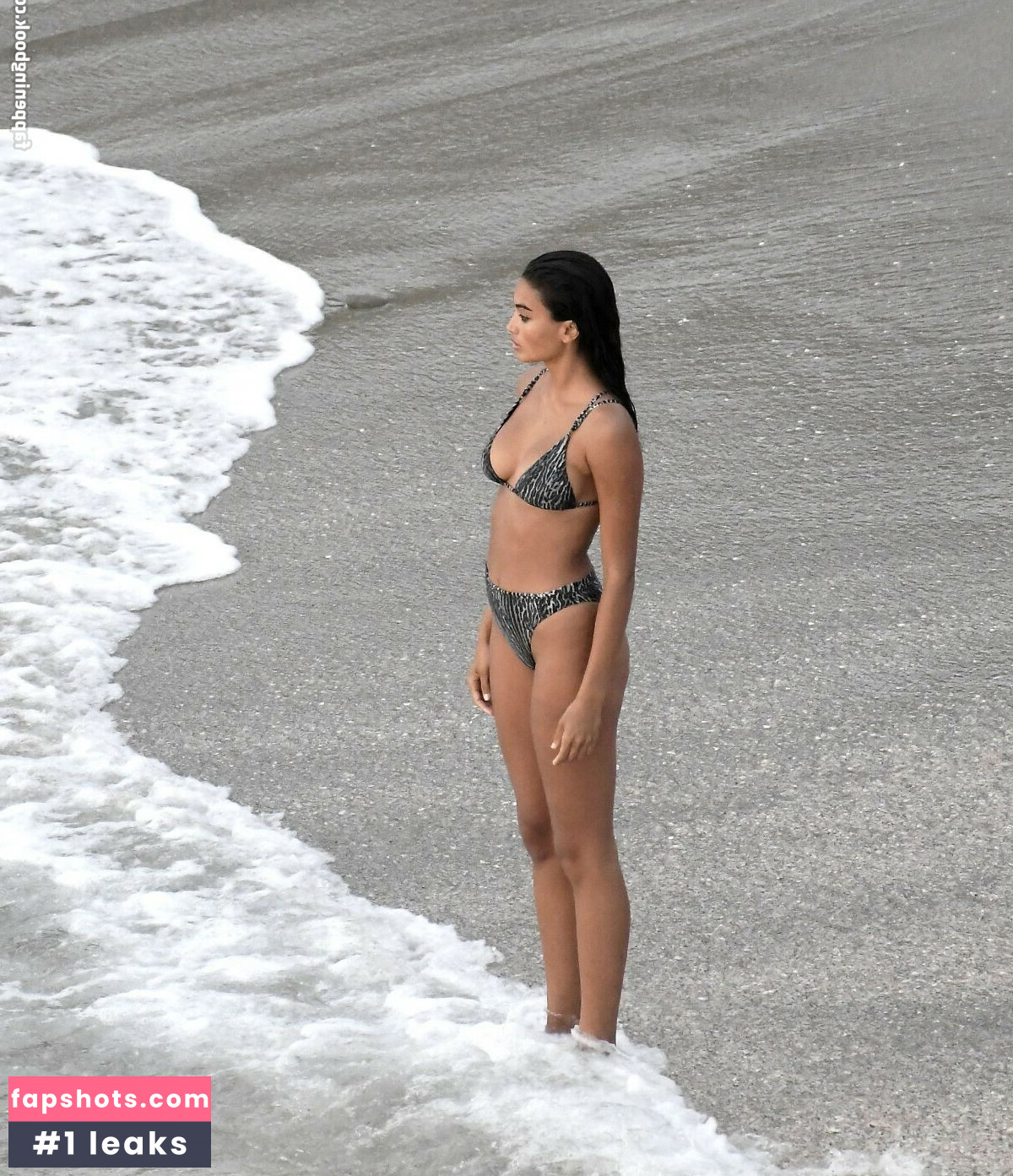 Kelly Gale gallery photo #71
