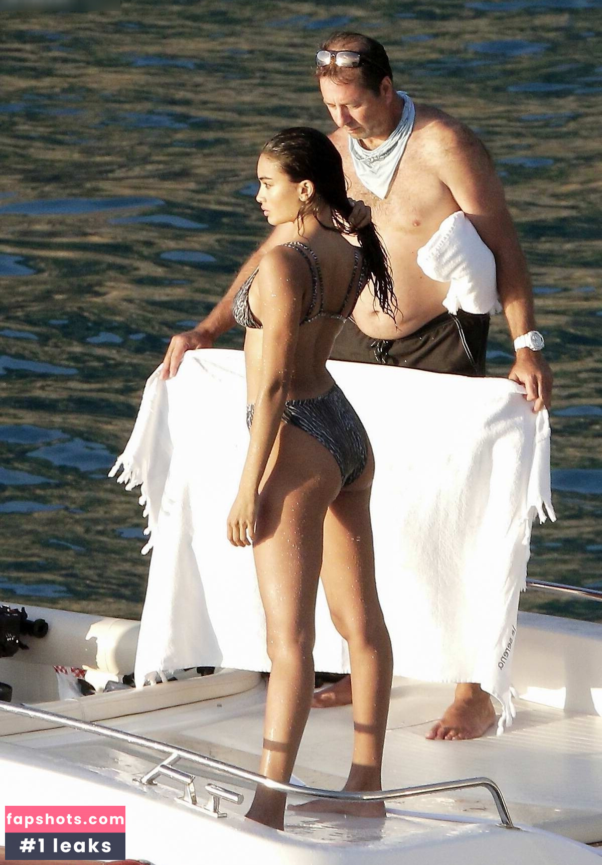 Kelly Gale gallery photo #10