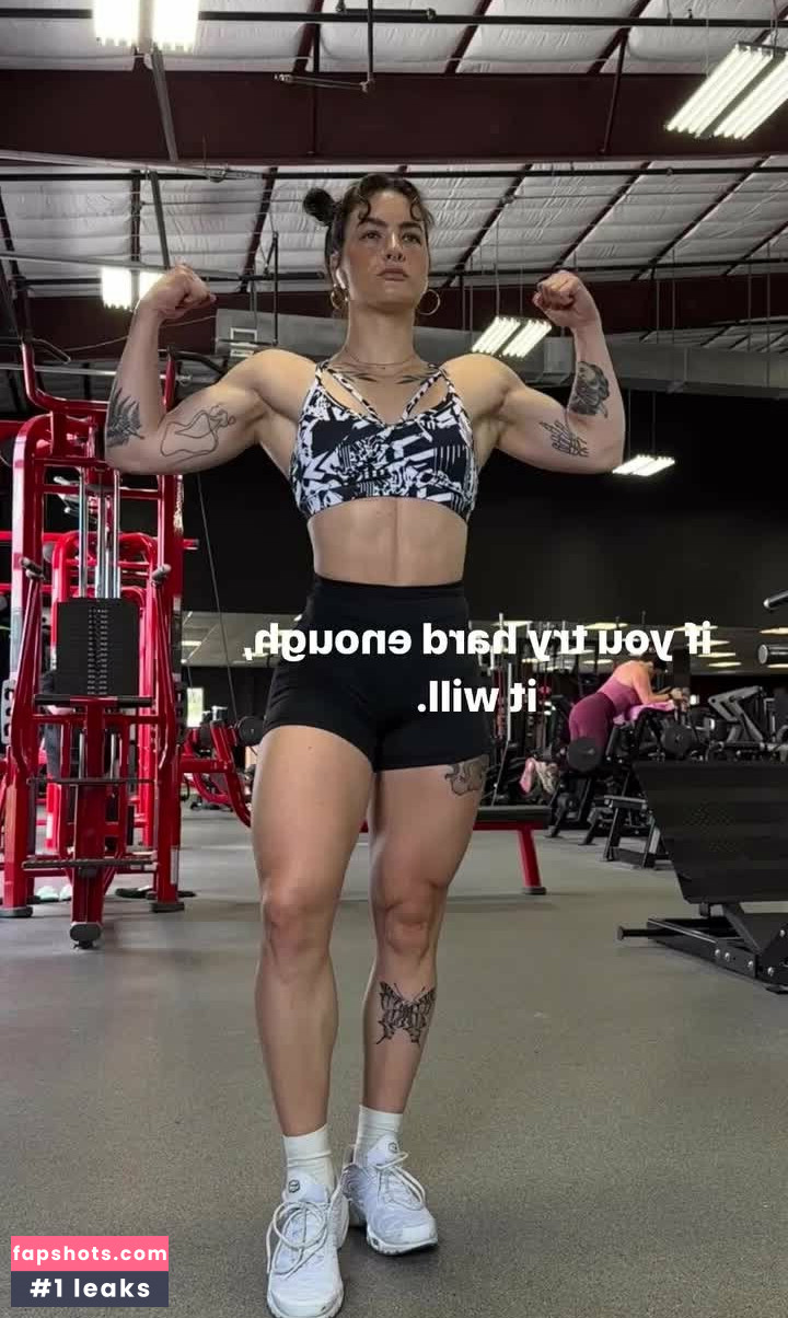 Kelly Matthews gallery photo #38