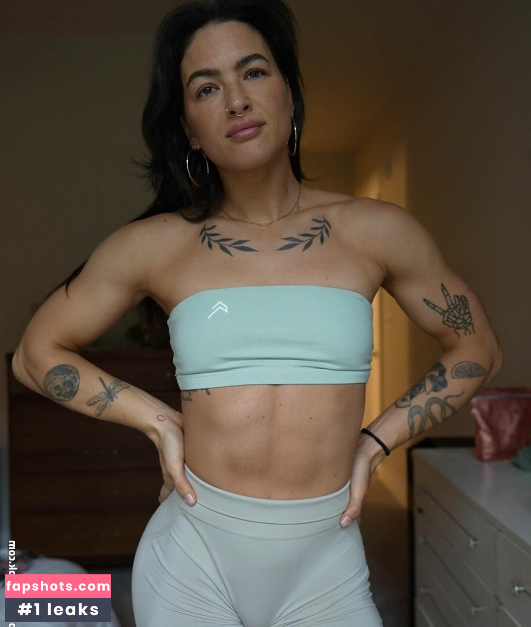 Kelly Matthews gallery photo #49