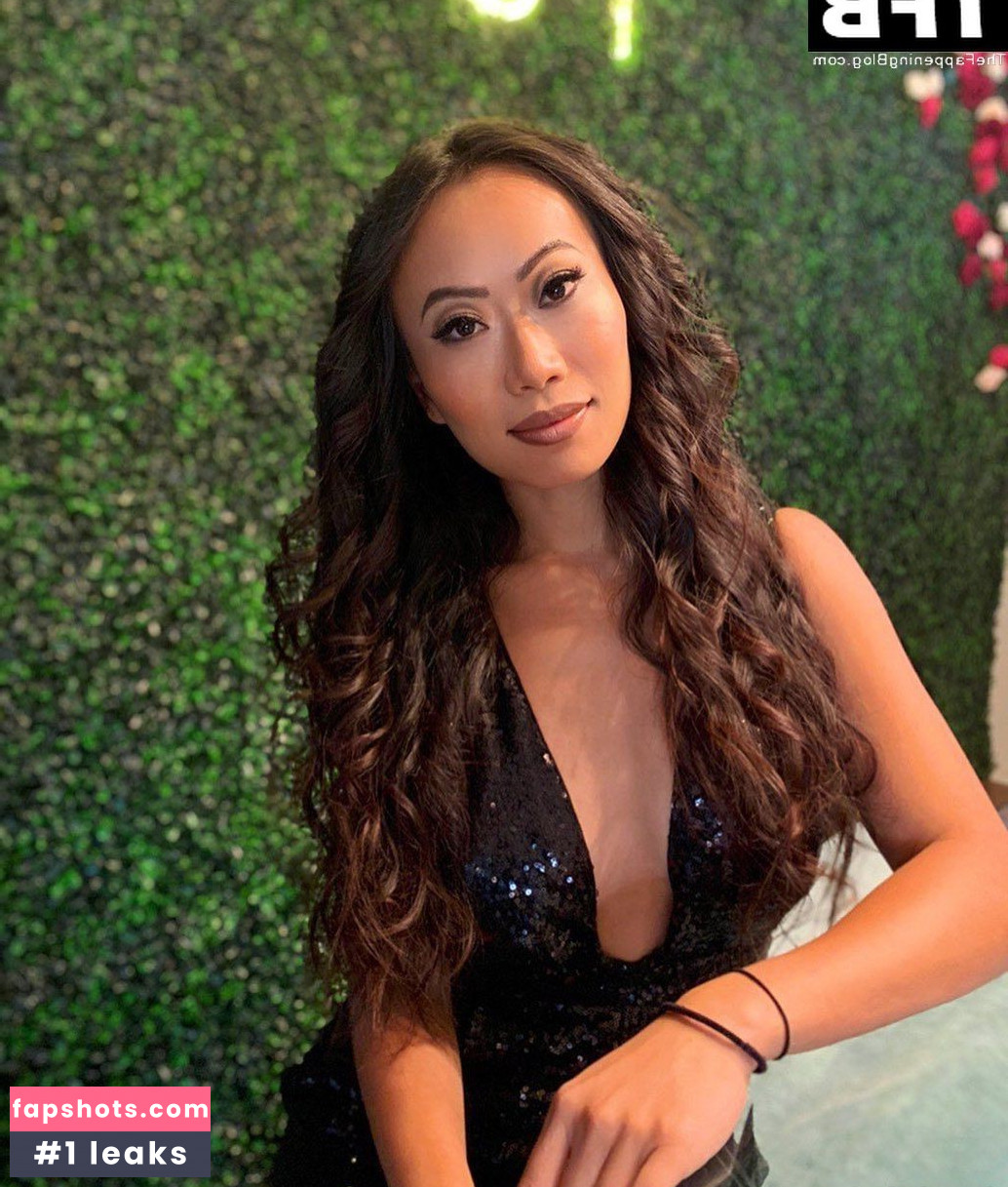 Kelly Mi Li gallery photo #2