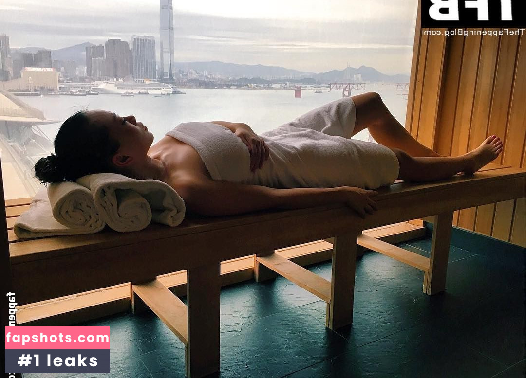 Kelly Mi Li gallery photo #26