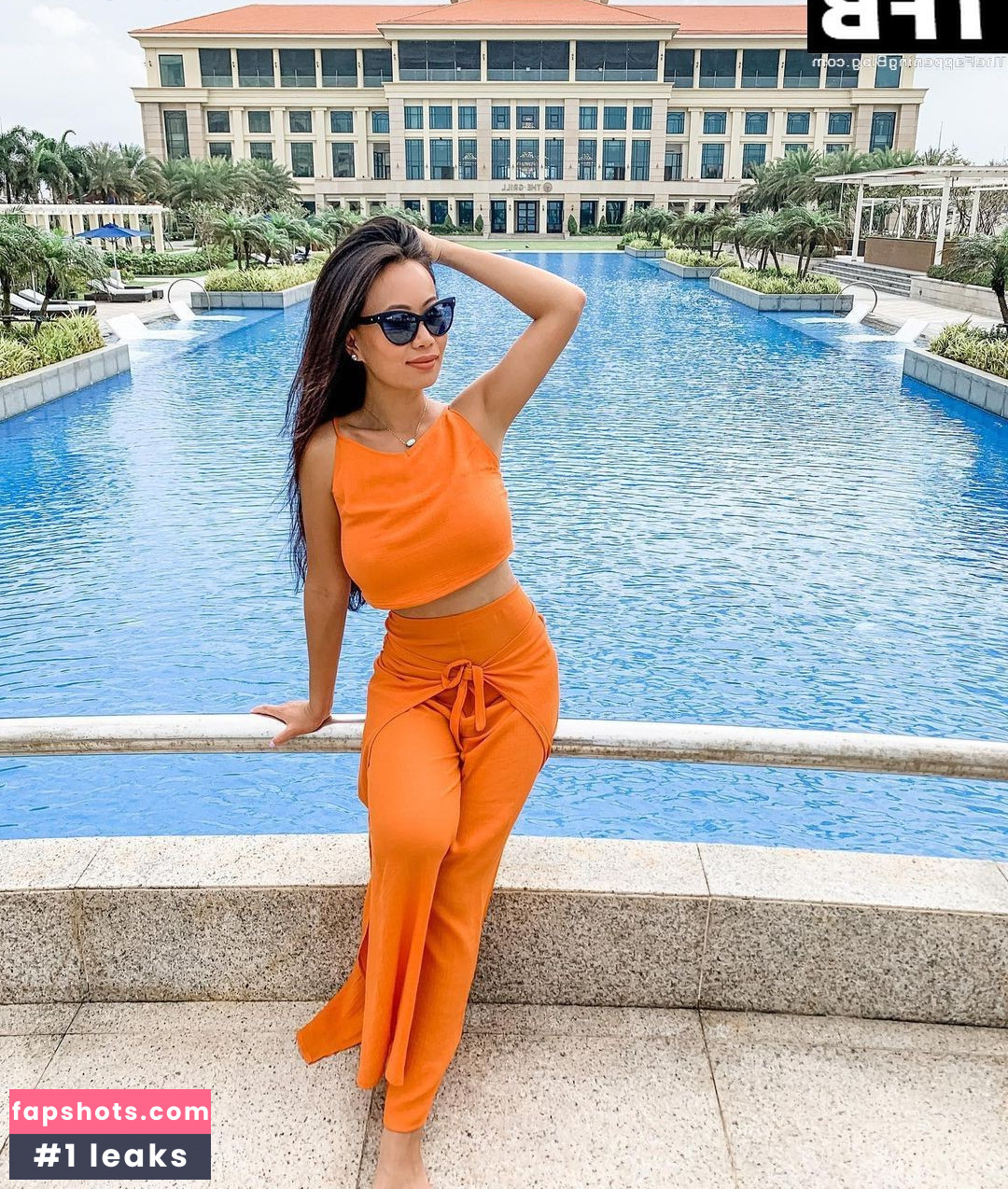 Kelly Mi Li gallery photo #4