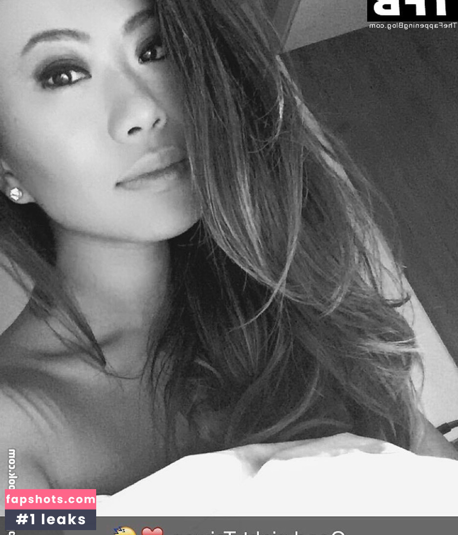 Kelly Mi Li gallery photo #33