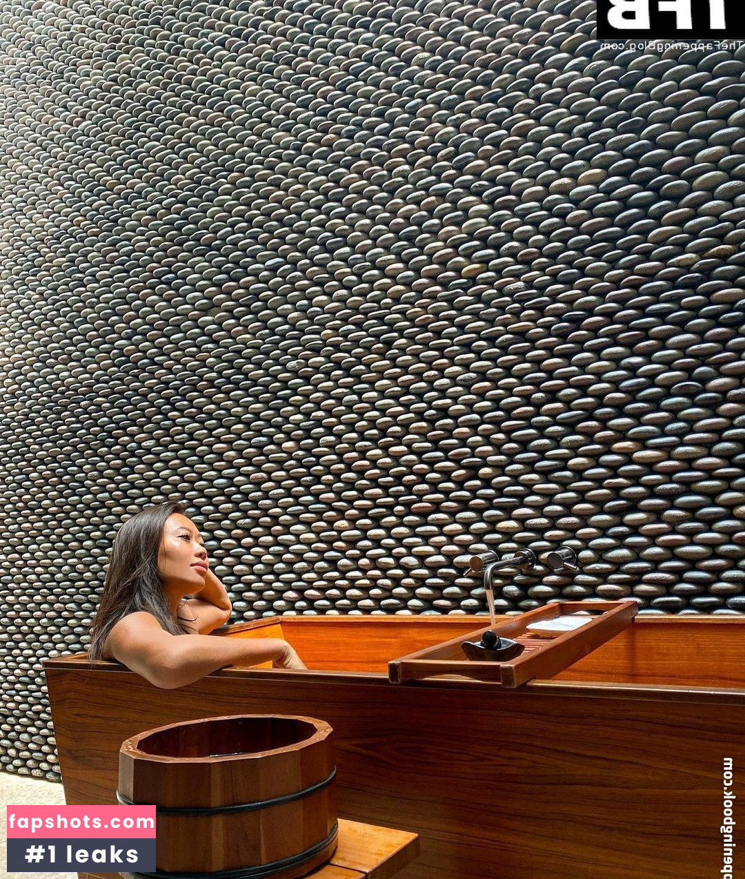 Kelly Mi Li gallery photo #9