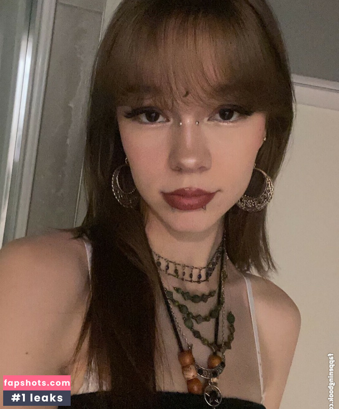 Kelly Michalita gallery photo #3