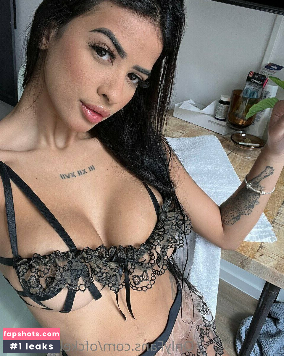 Kelly Oliveira gallery photo #41