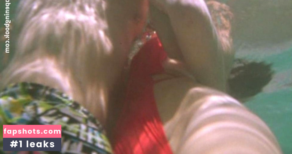 Kelly Randall gallery photo #6