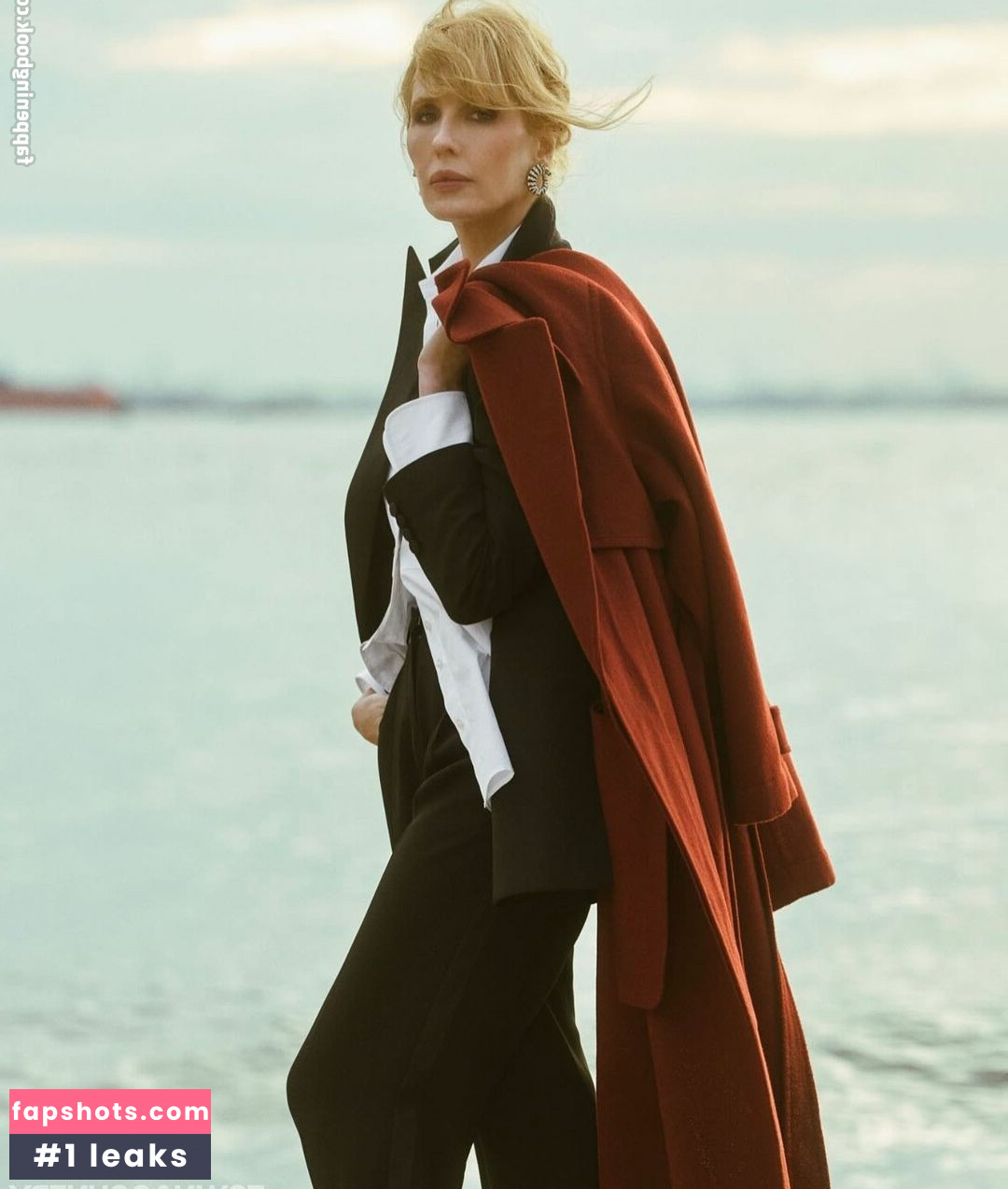 Kelly Reilly gallery photo #2