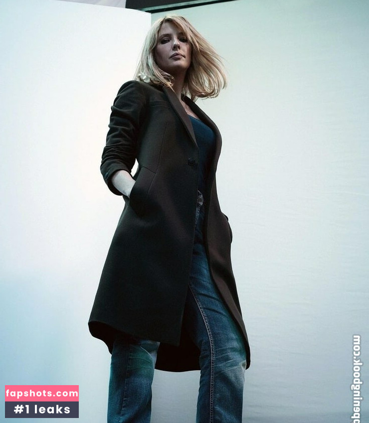 Kelly Reilly gallery photo #19