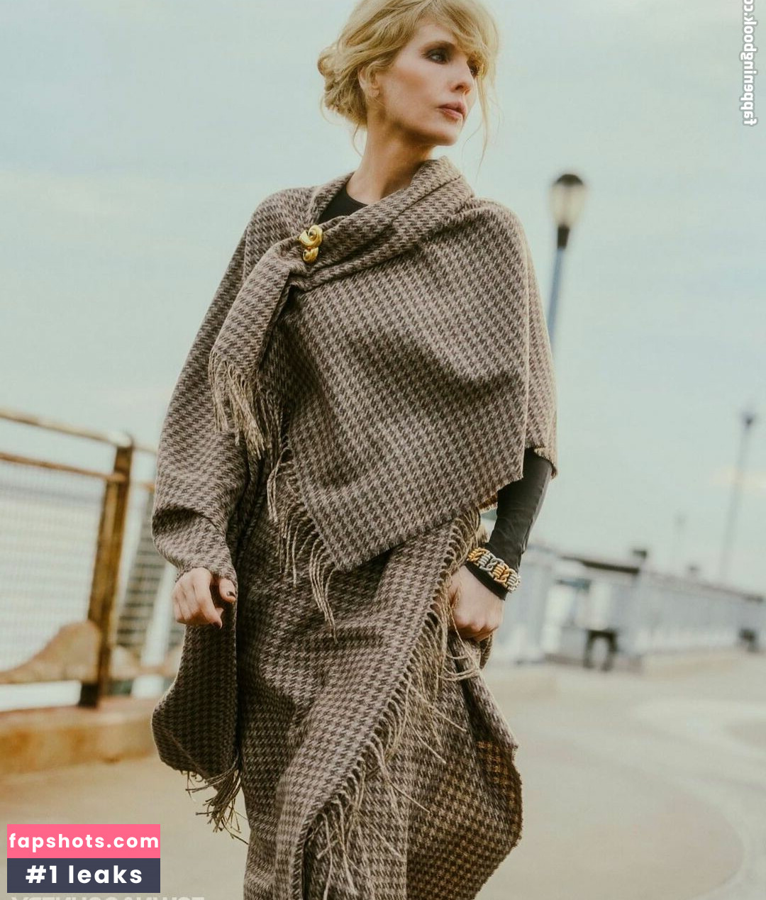 Kelly Reilly gallery photo #5