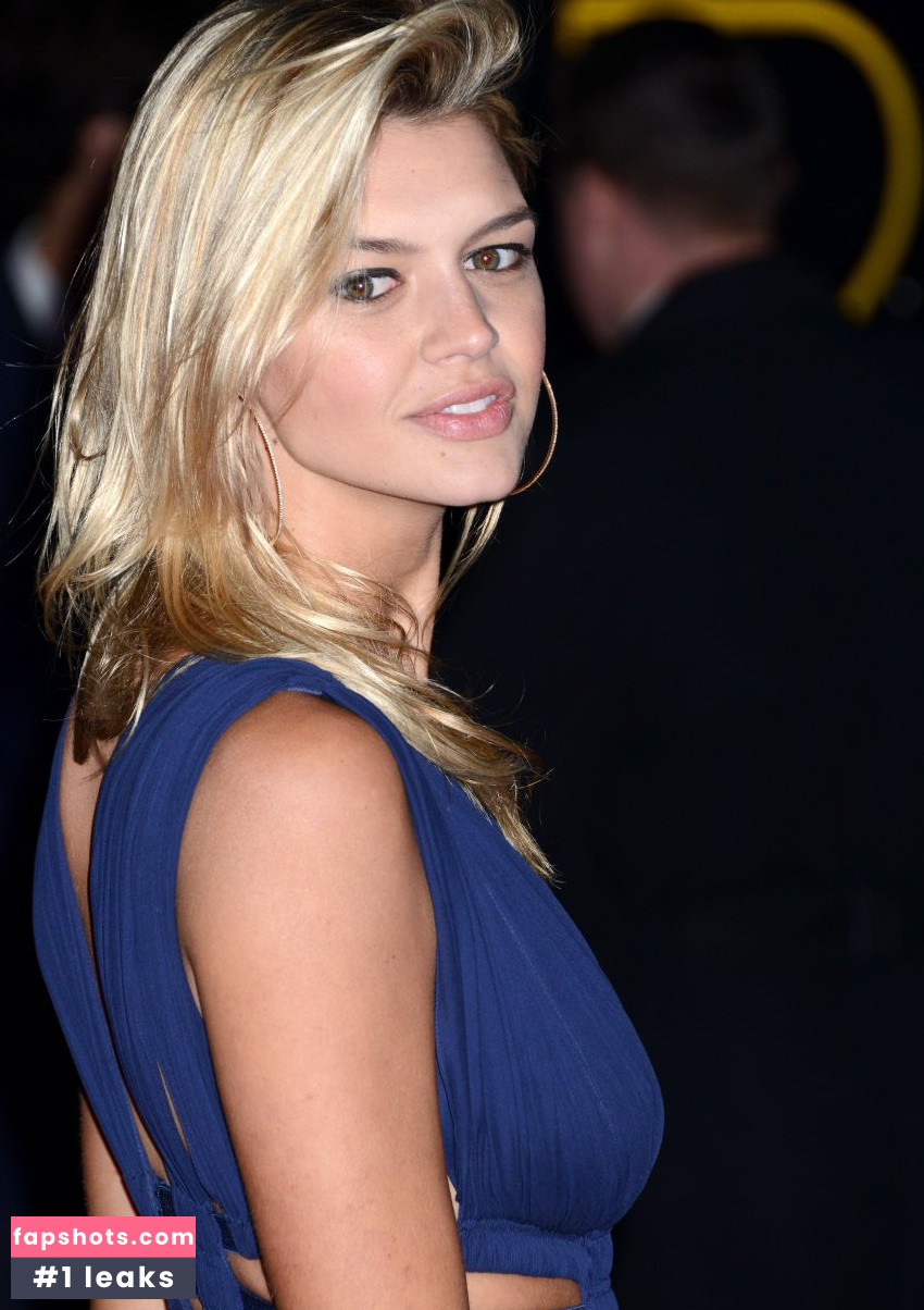 Kelly Rohrbach gallery photo #250