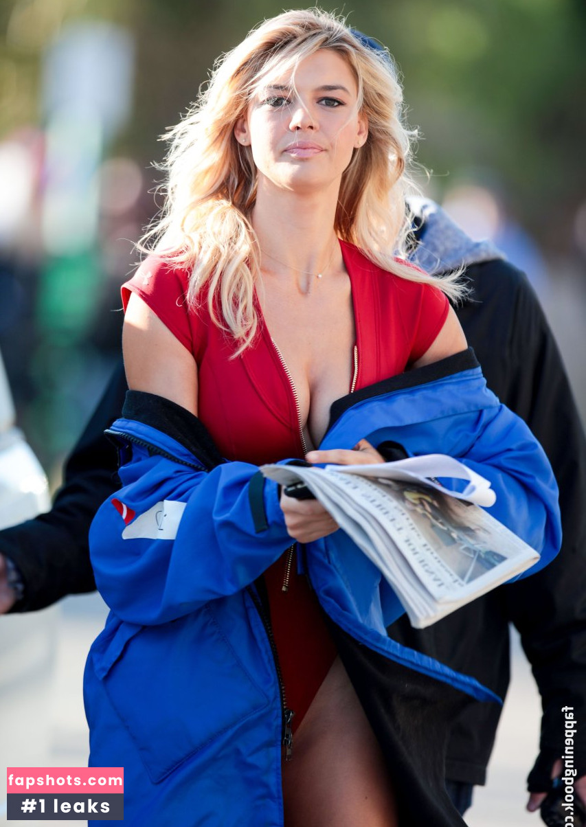 Kelly Rohrbach gallery photo #432