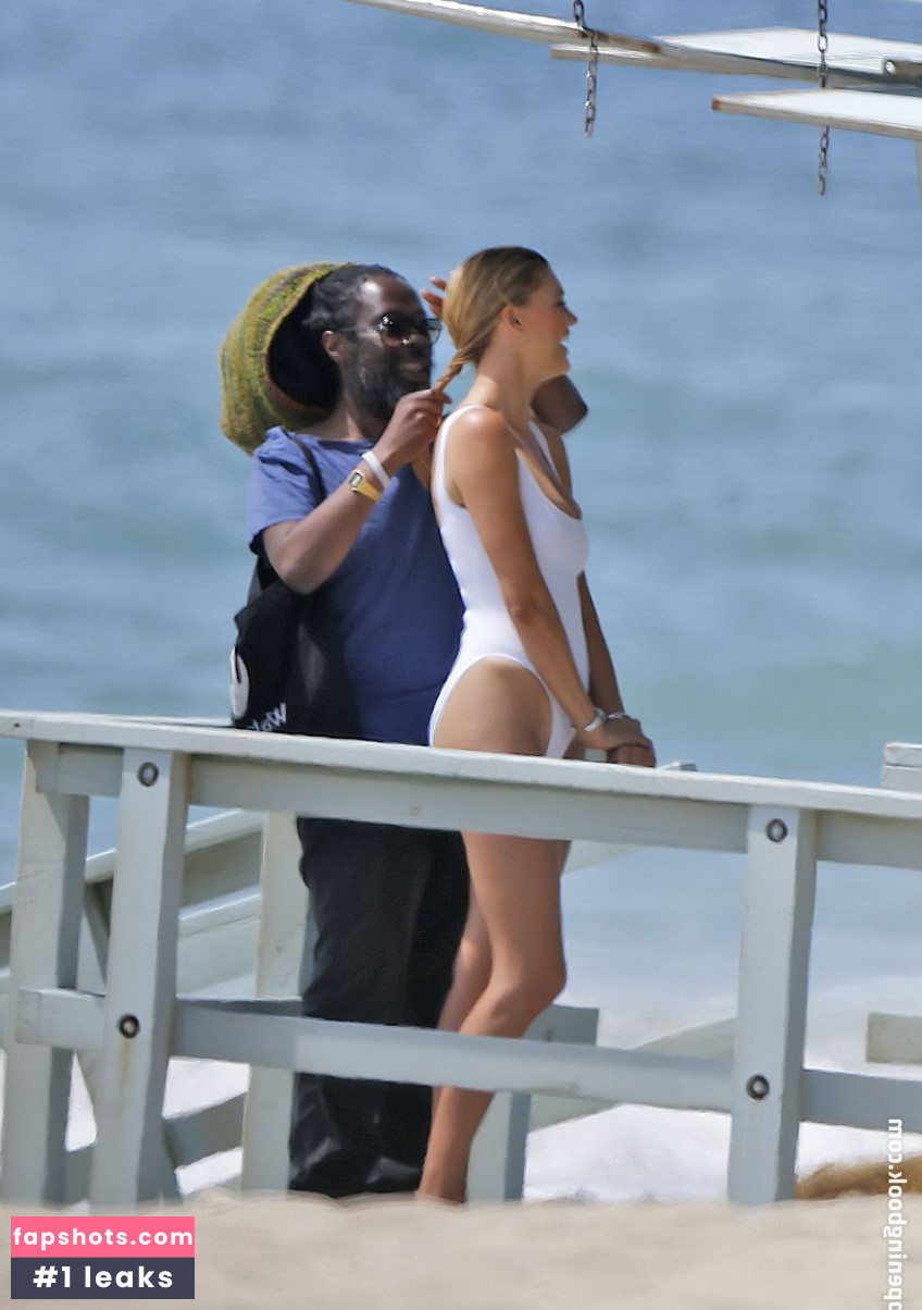 Kelly Rohrbach gallery photo #488