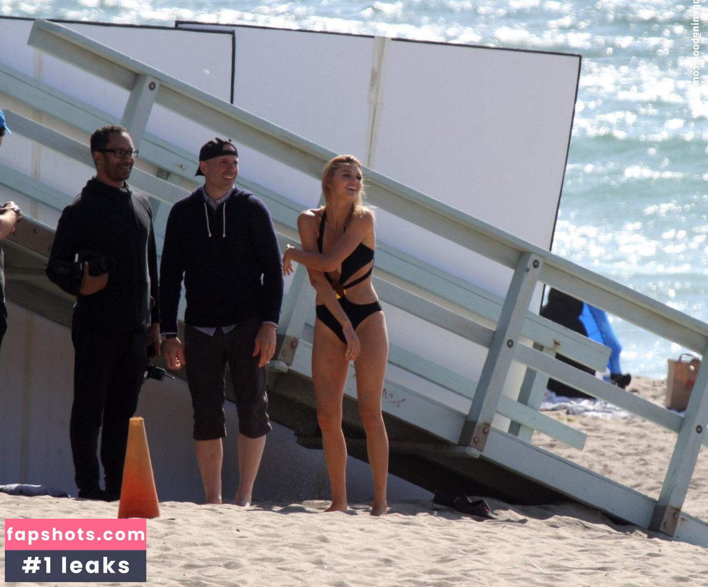 Kelly Rohrbach gallery photo #515