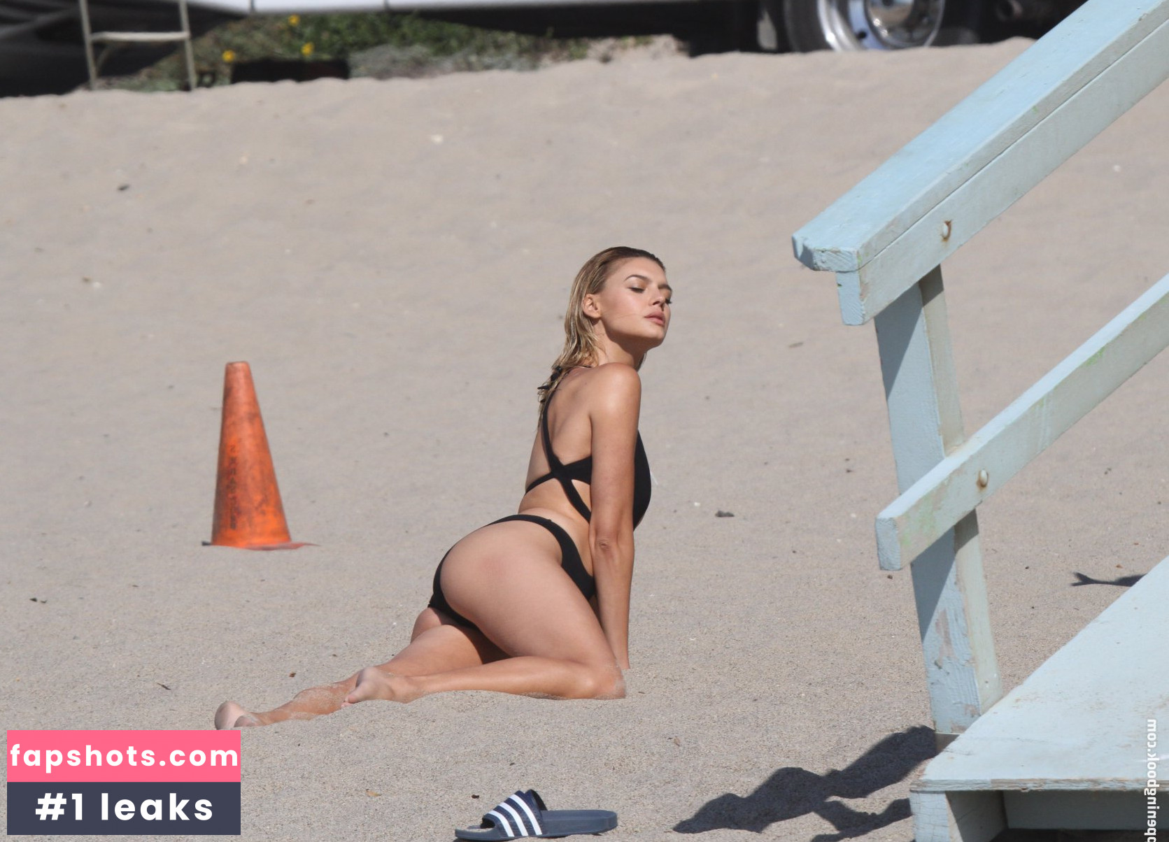 Kelly Rohrbach gallery photo #529