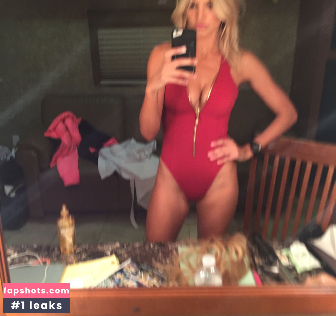 Kelly Rohrbach gallery photo #657