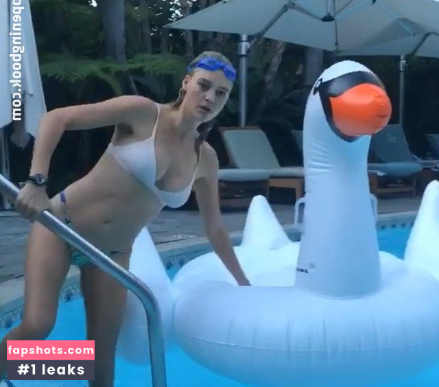 Kelly Rohrbach gallery photo #745