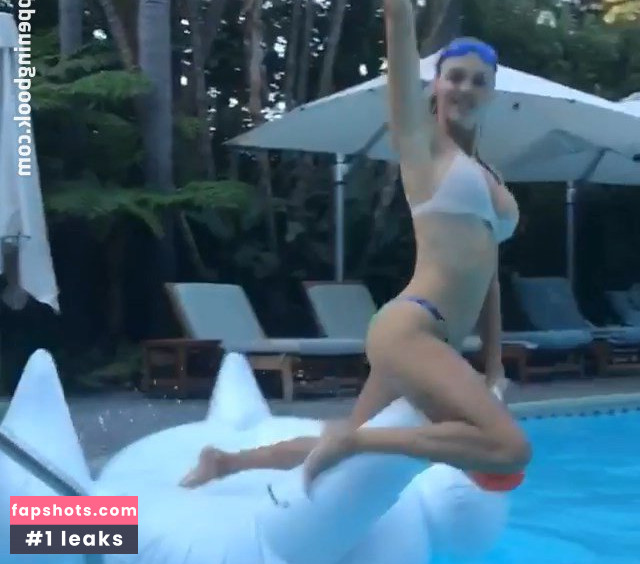 Kelly Rohrbach gallery photo #749