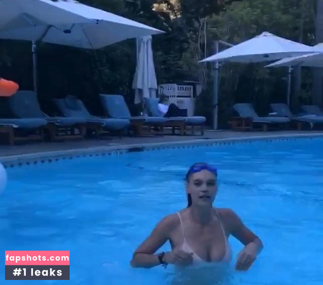 Kelly Rohrbach gallery photo #750