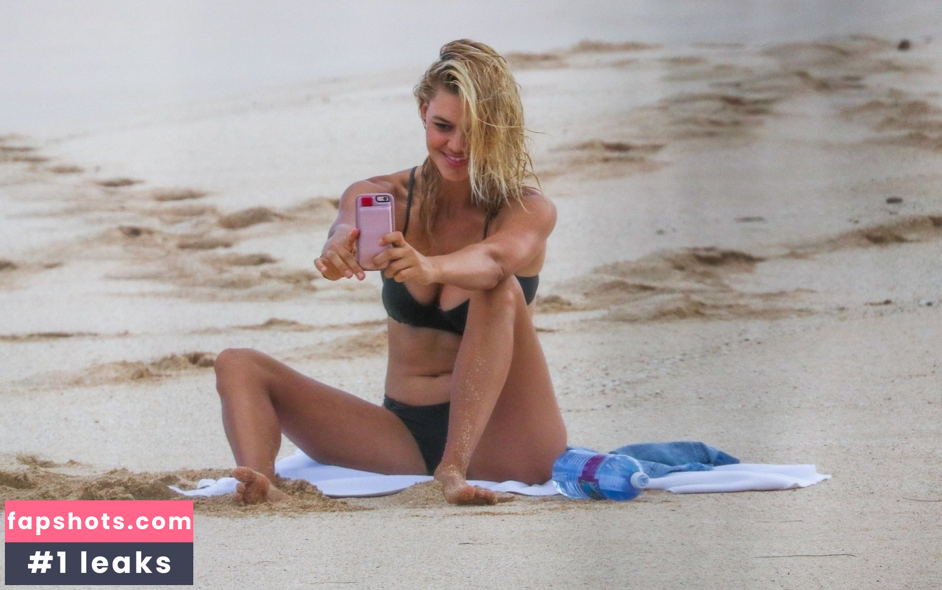 Kelly Rohrbach gallery photo #764