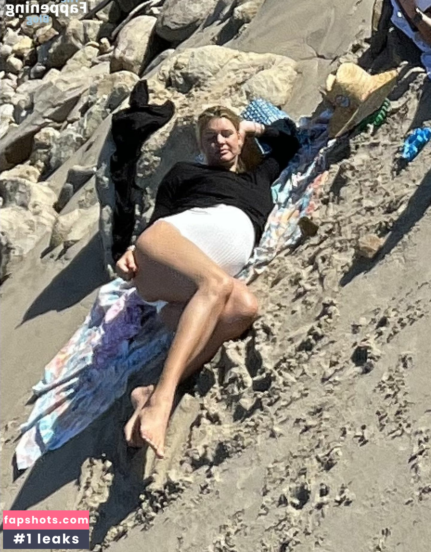 Kelly Rohrbach gallery photo #82