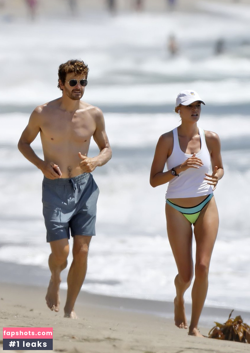 Kelly Rohrbach gallery photo #832