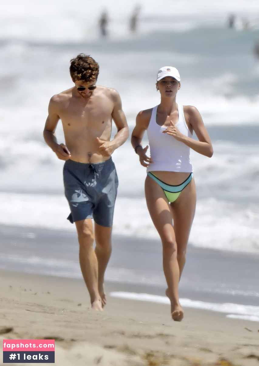 Kelly Rohrbach gallery photo #837