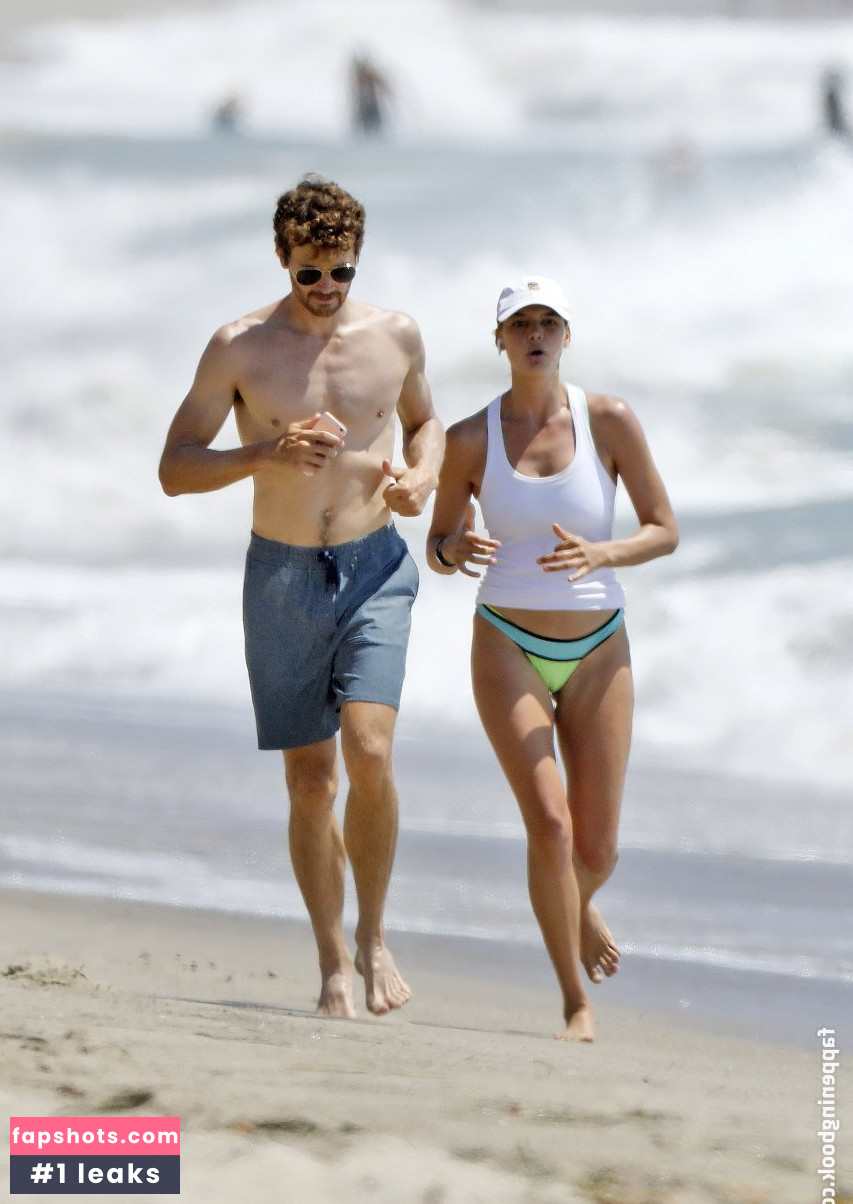 Kelly Rohrbach gallery photo #841