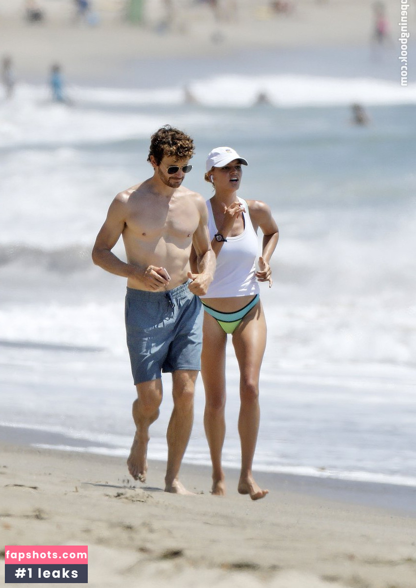 Kelly Rohrbach gallery photo #845