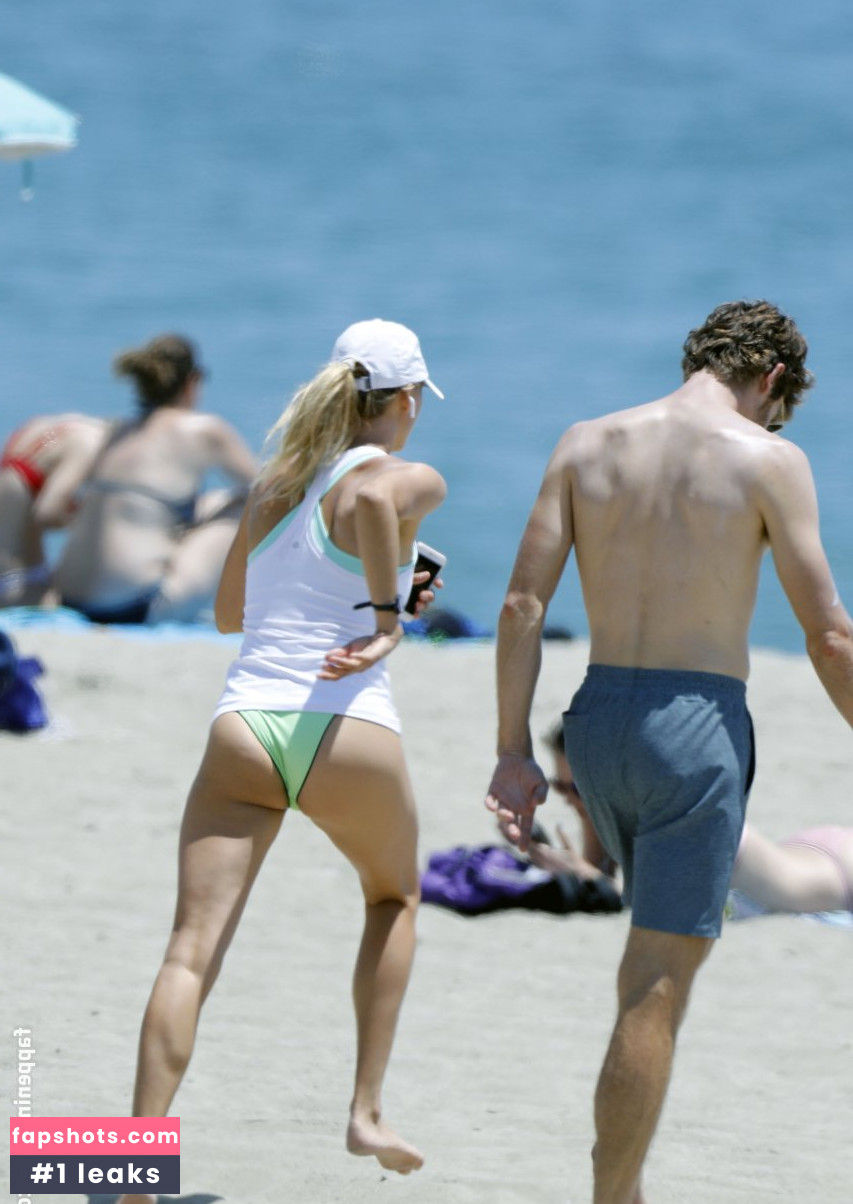 Kelly Rohrbach gallery photo #851