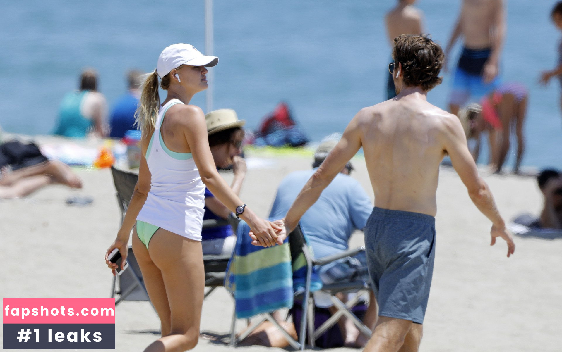 Kelly Rohrbach gallery photo #855