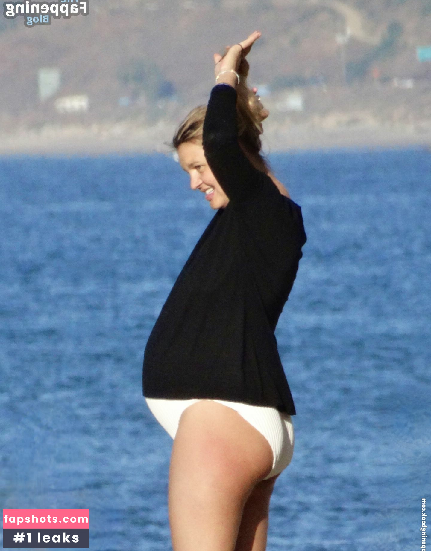 Kelly Rohrbach gallery photo #88