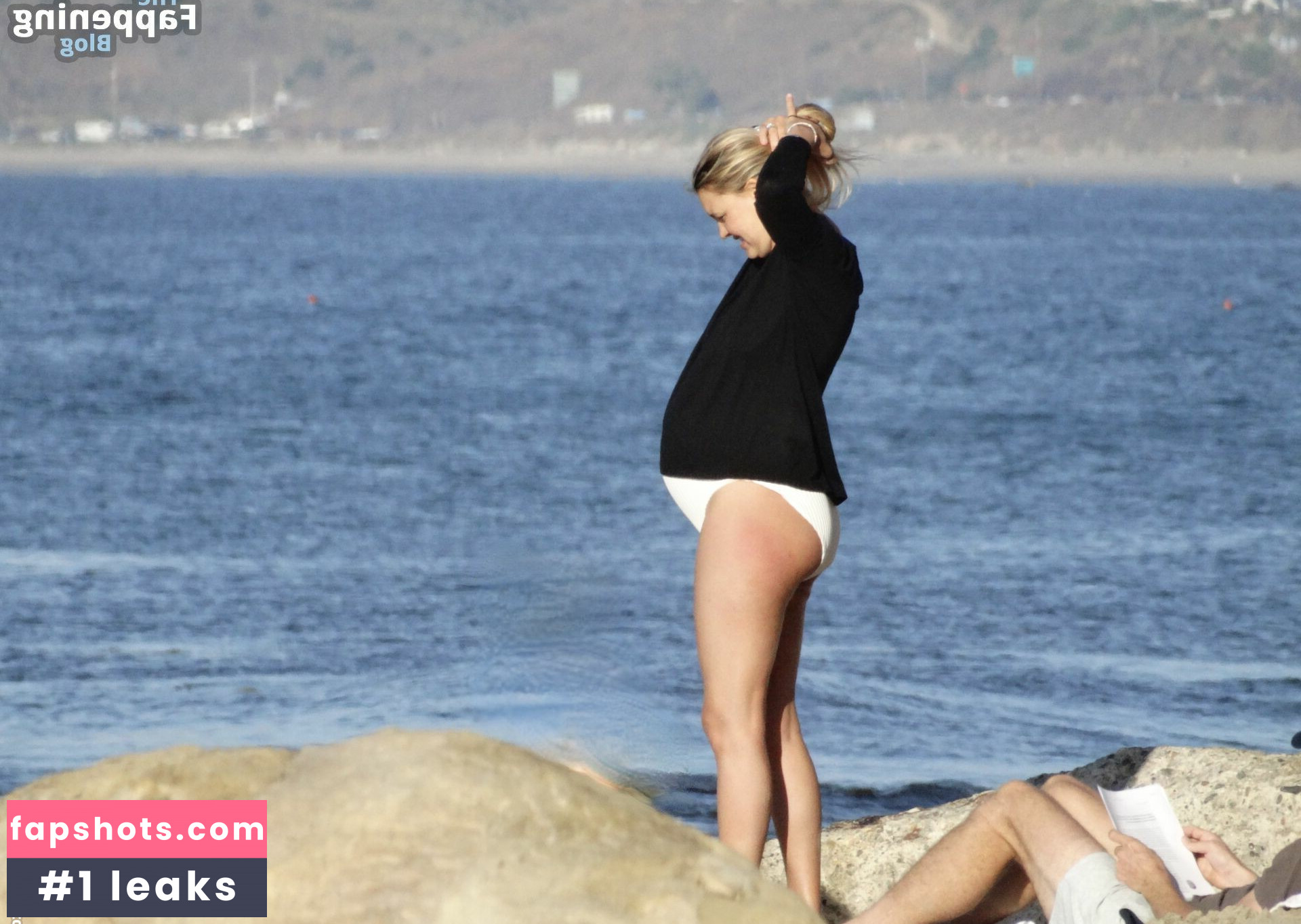 Kelly Rohrbach gallery photo #89