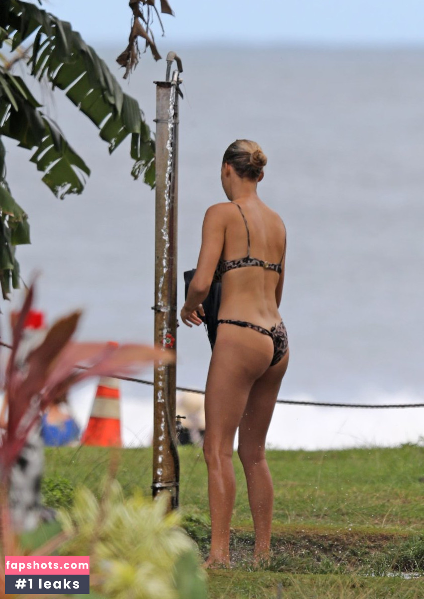 Kelly Rohrbach gallery photo #890