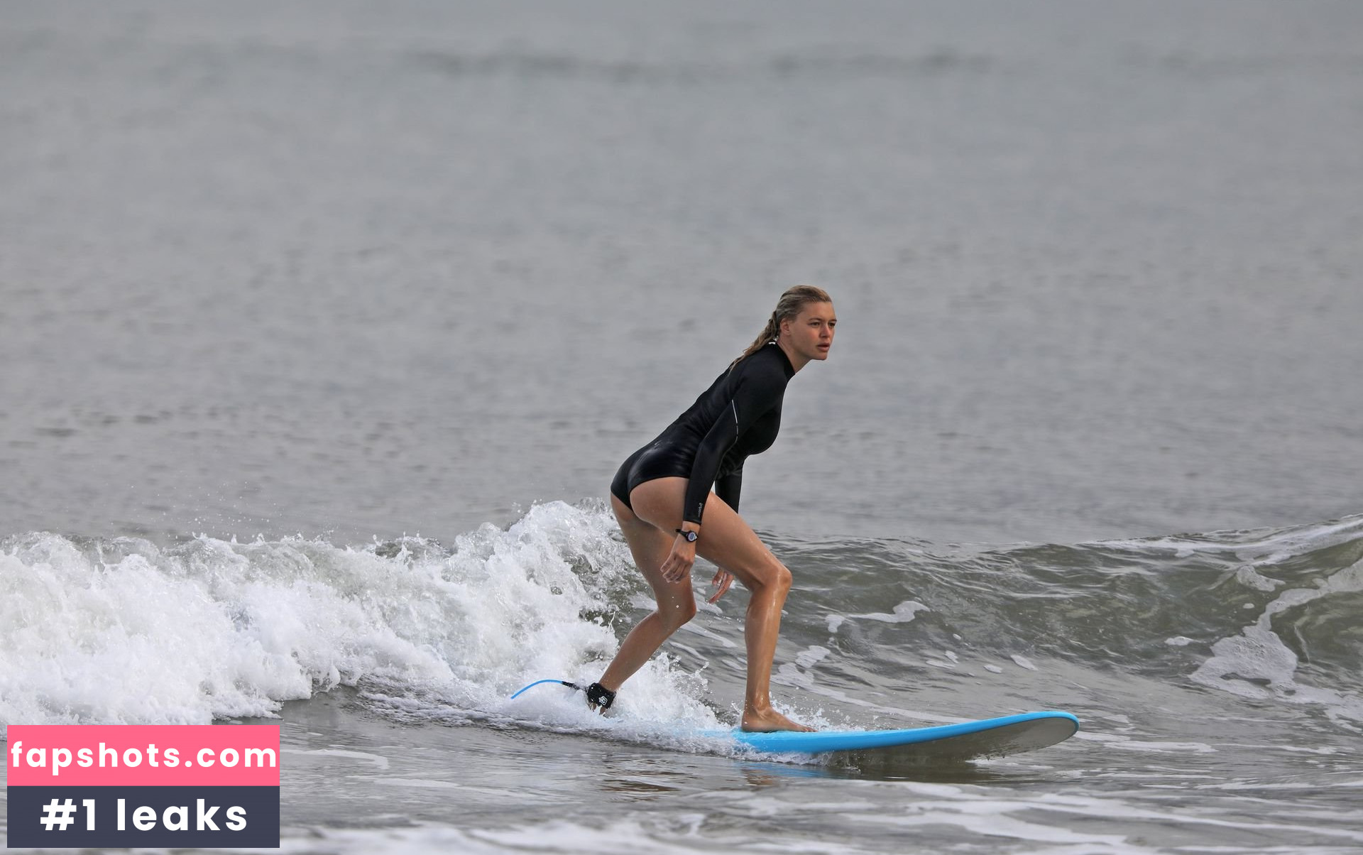 Kelly Rohrbach gallery photo #897