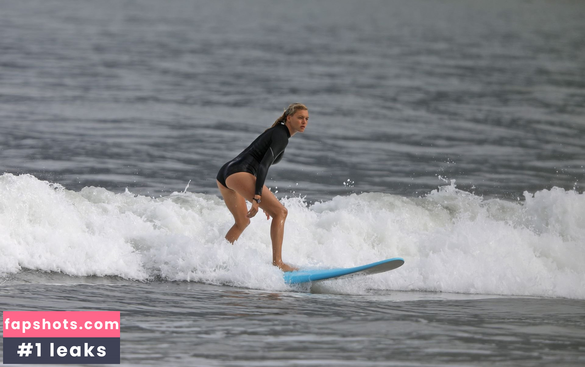 Kelly Rohrbach gallery photo #905