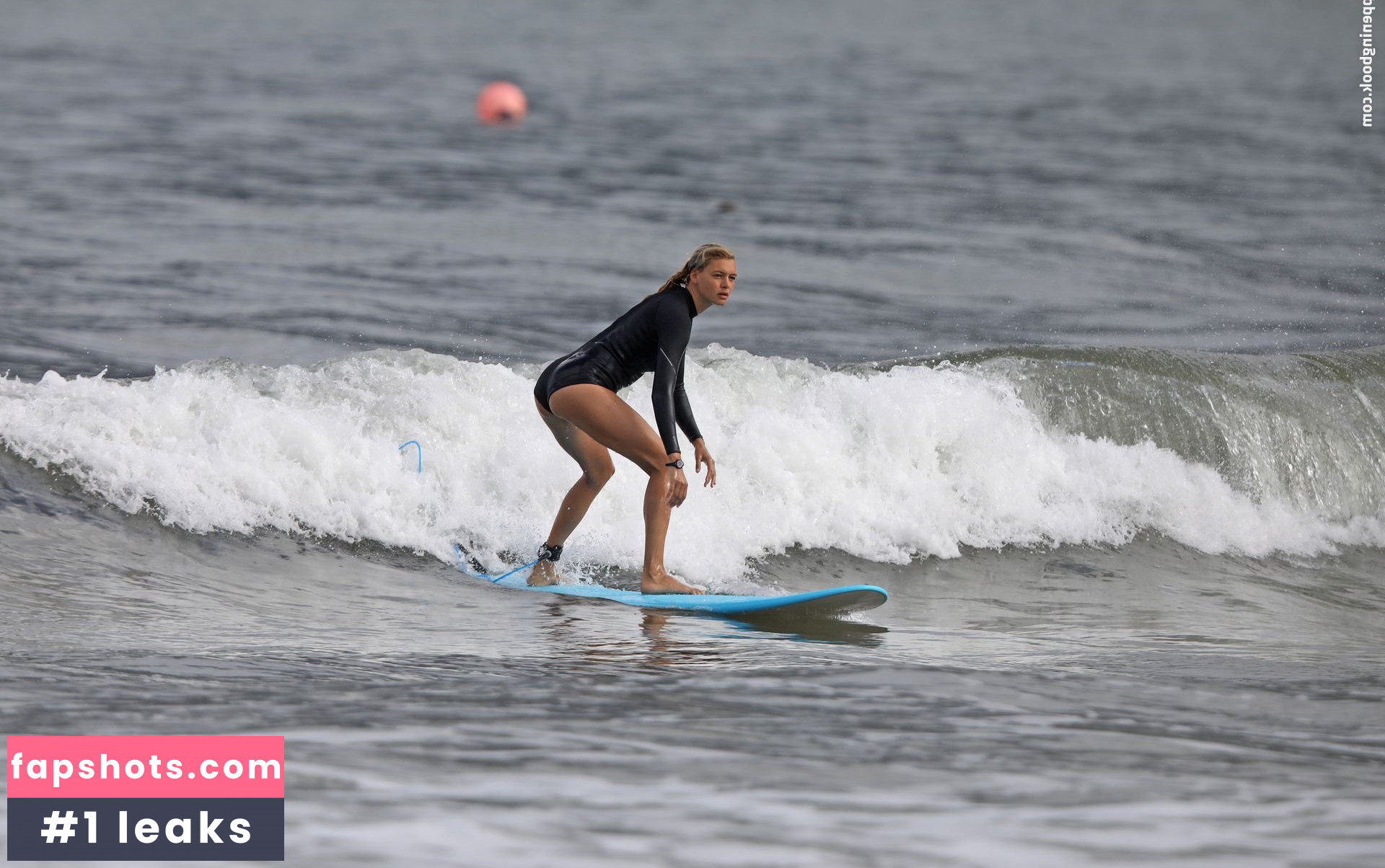 Kelly Rohrbach gallery photo #906