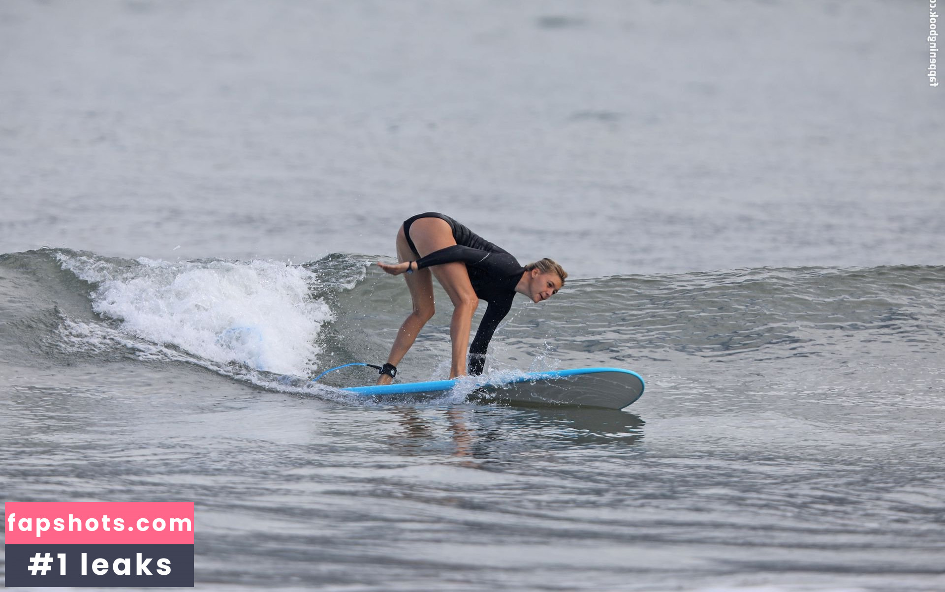 Kelly Rohrbach gallery photo #912