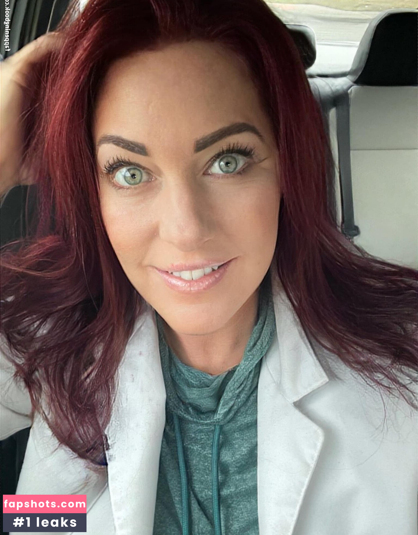 KellyK gallery photo #28