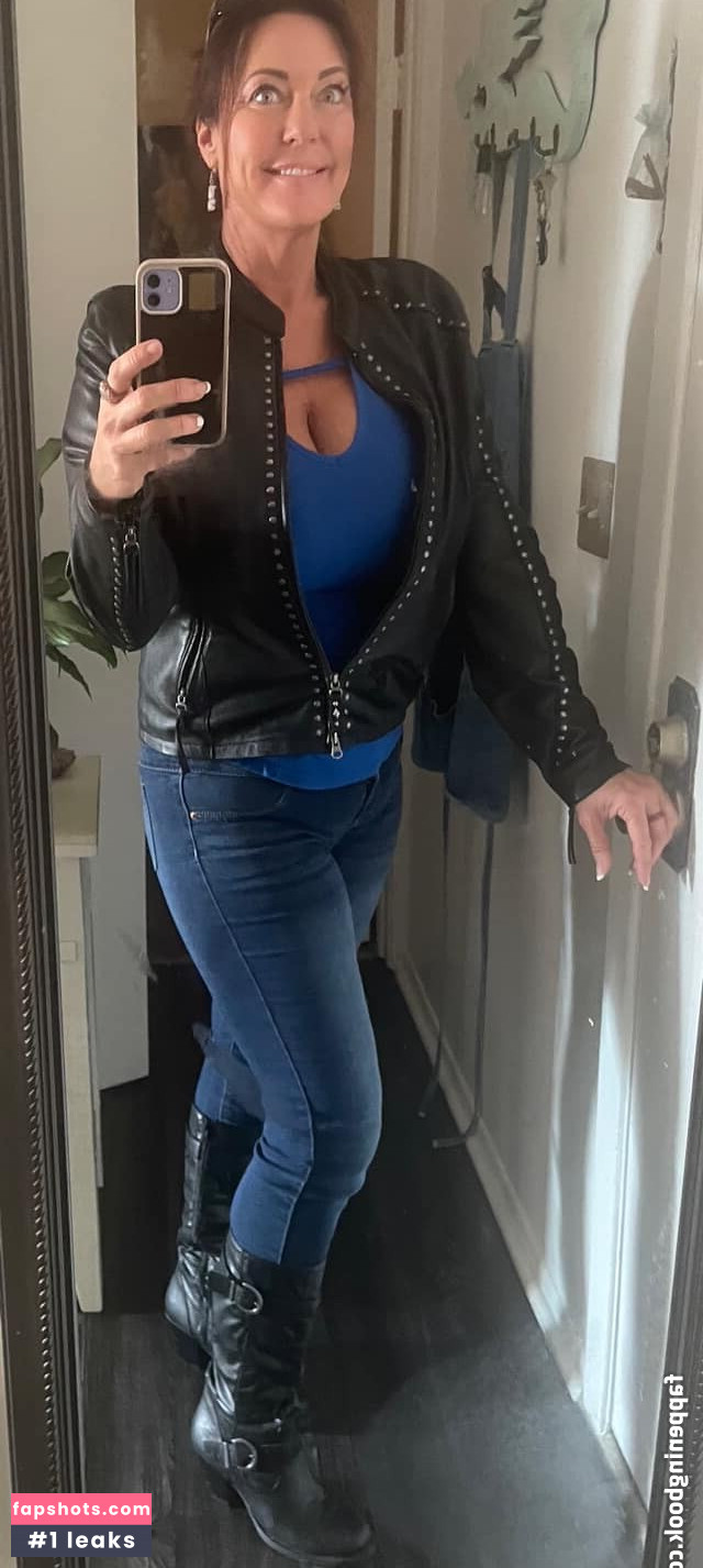 KellyK gallery photo #30