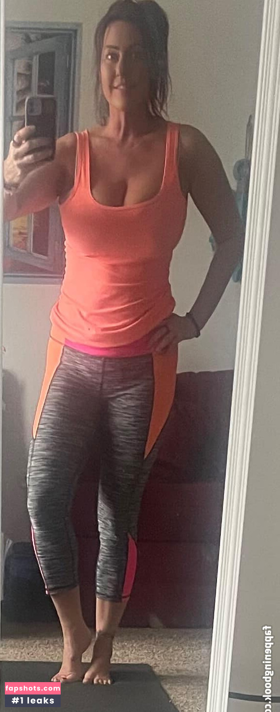 KellyK gallery photo #31