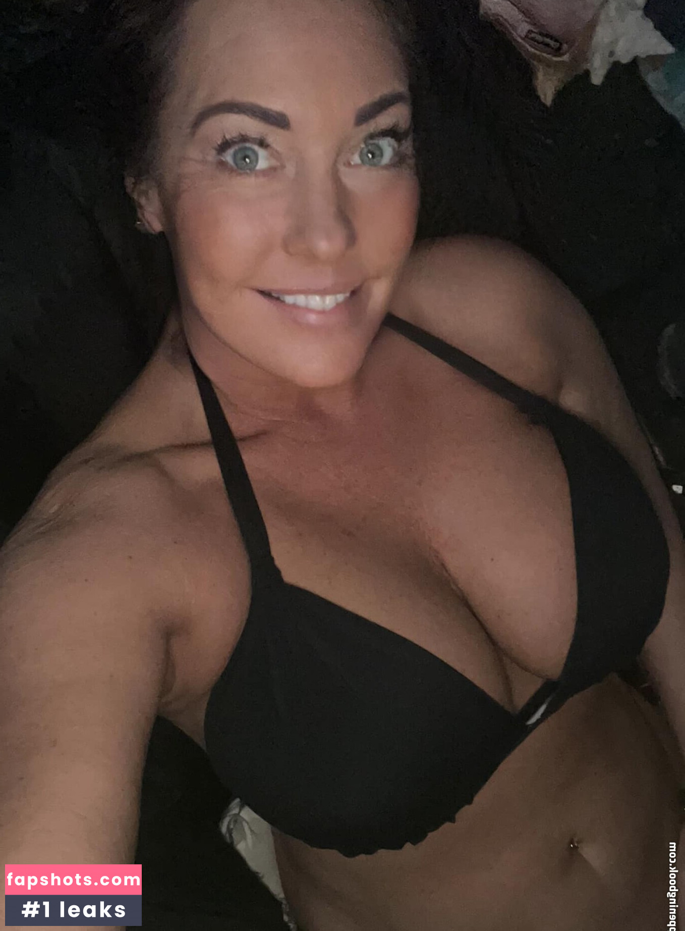 KellyK gallery photo #35