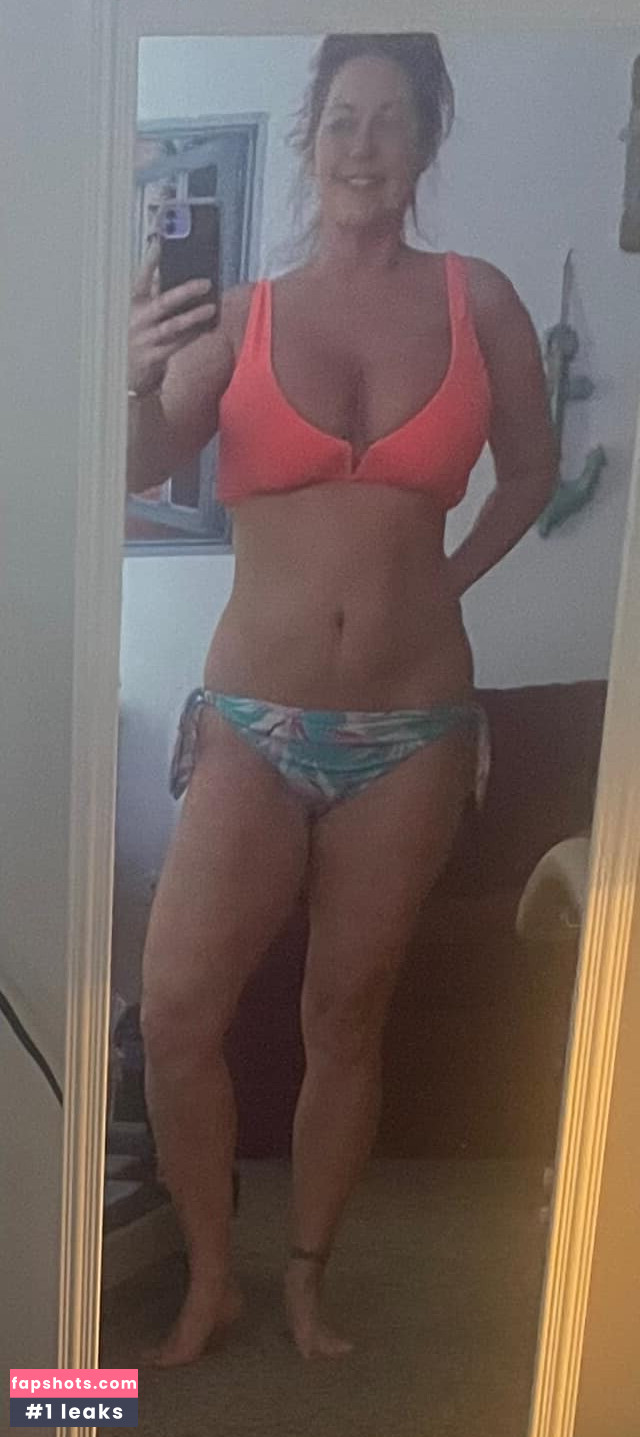 KellyK gallery photo #39