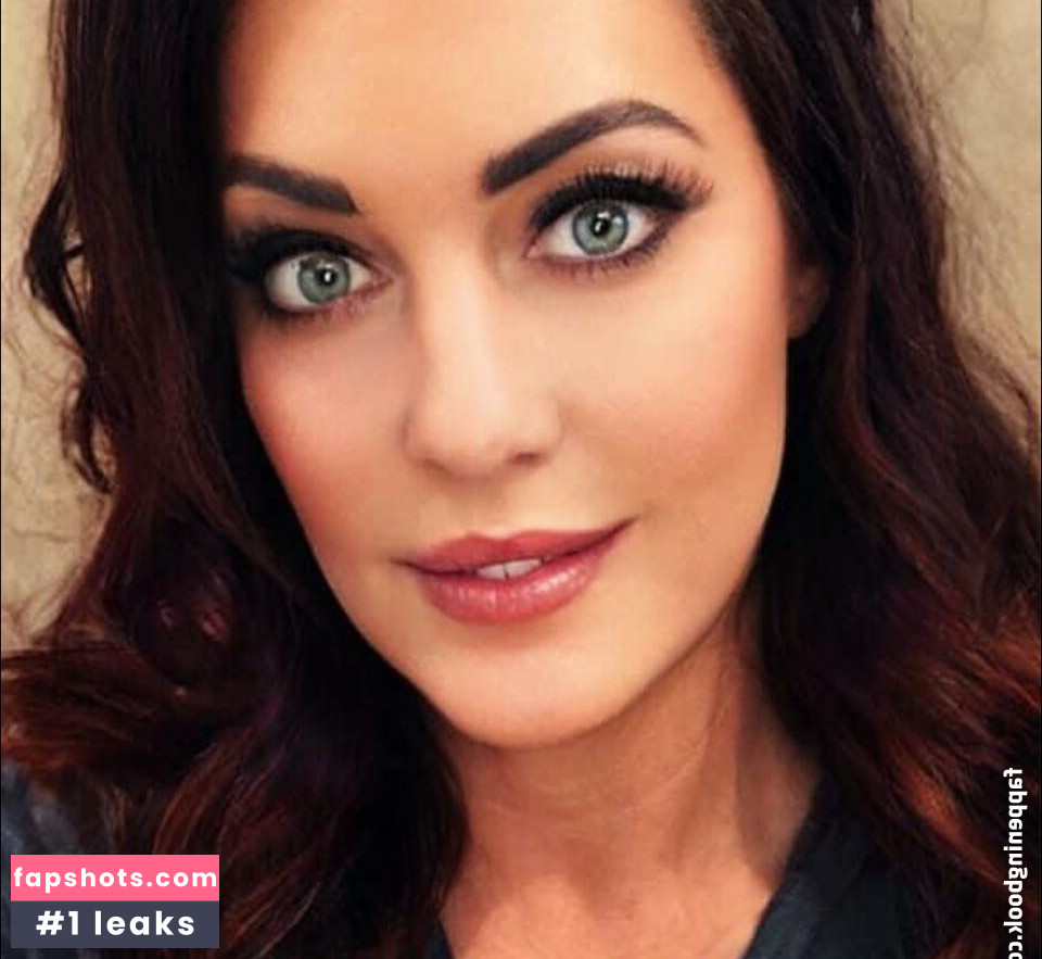 KellyK gallery photo #5