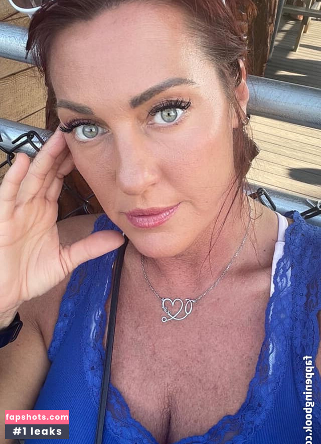 KellyK gallery photo #41