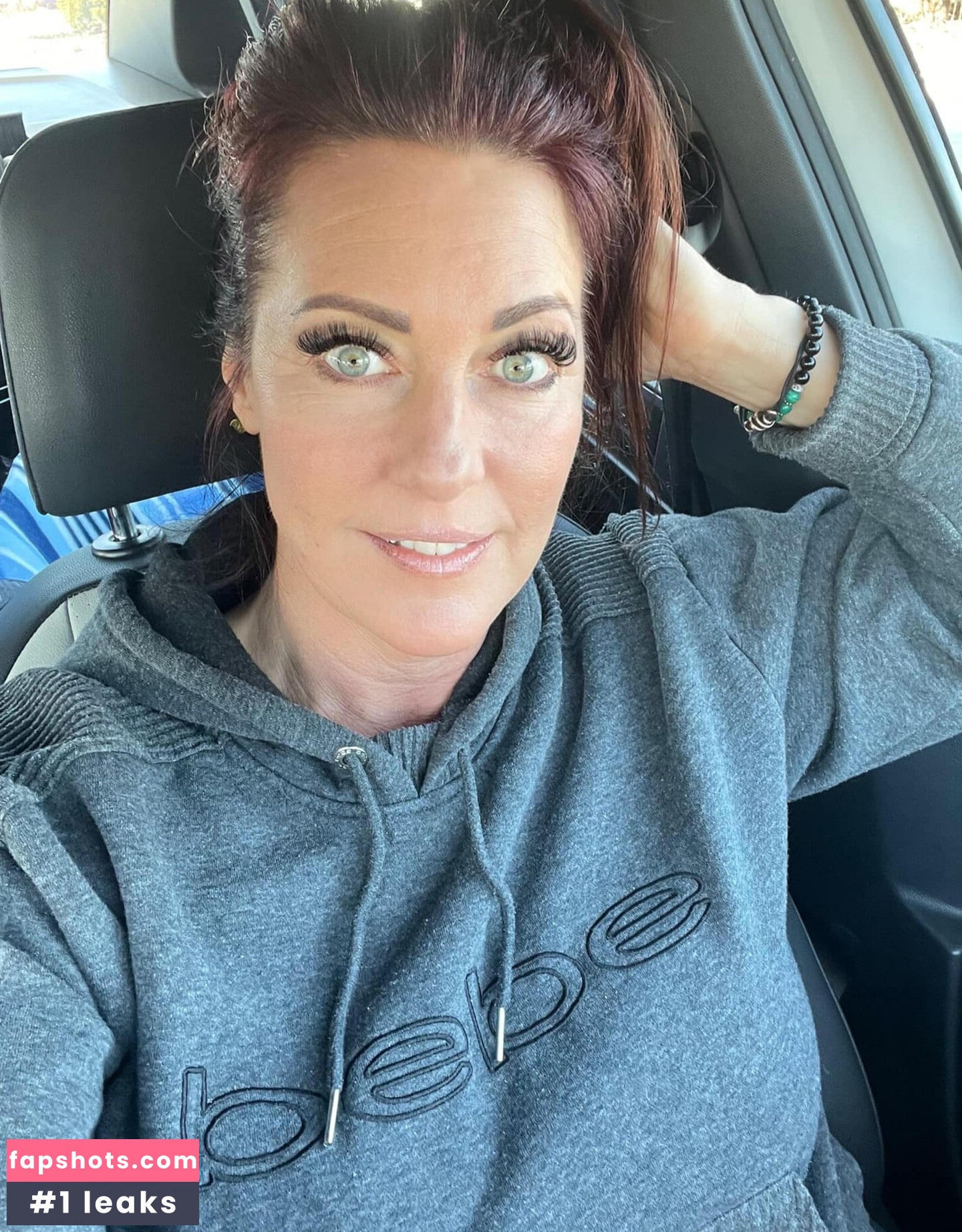 KellyK gallery photo #10