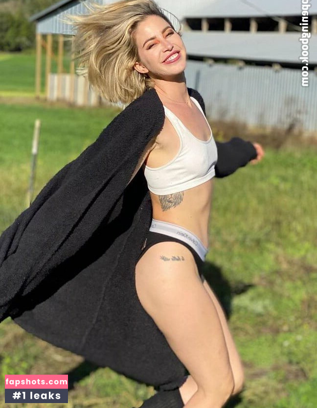 Kelsey Darragh gallery photo #14