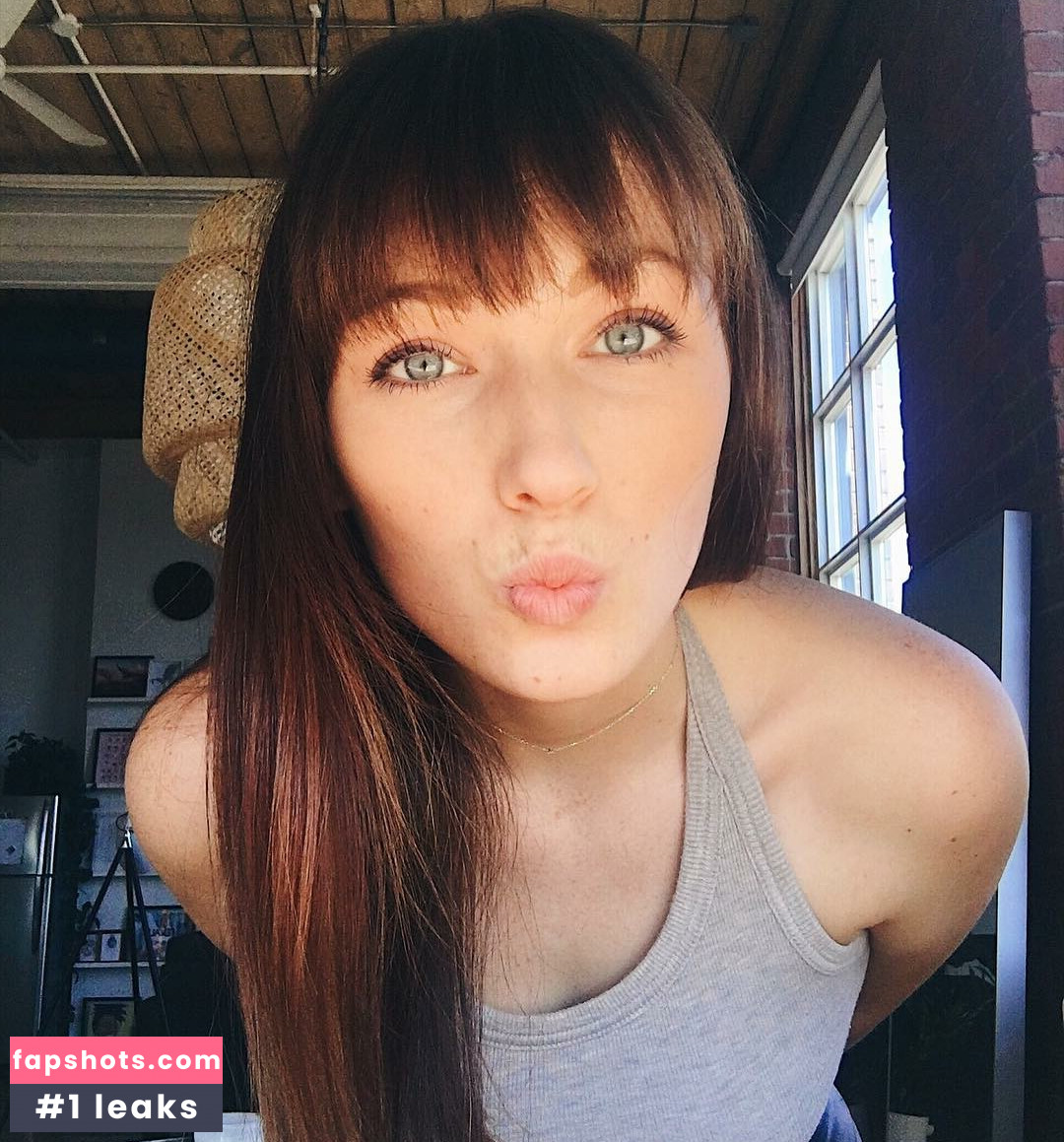 Kelsey Marillis gallery photo #28